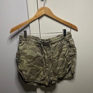 American Eagle Outfitters Shorts Size: Small